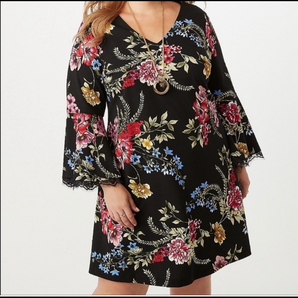 Roz & Ali Dress Black Floral Bell Sleeve Lace Trim Plus Size 2X